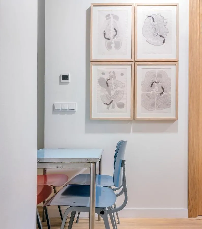 Apartamentos de lujo EL MUSEO Living&Experience Club Arte contemporáneo y mobiliario de colección de los años 50 Málaga 0*,  España
