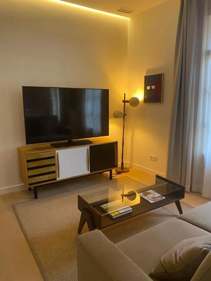 Apartamentos de lujo EL MUSEO Living&Experience Club Arte contemporáneo y mobiliario de colección de los años 50 Málaga 0*,  España