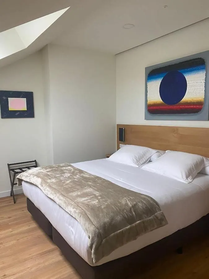 Apartamentos de lujo EL MUSEO Living&Experience Club Arte contemporáneo y mobiliario de colección de los años 50 Málaga 0*,  España